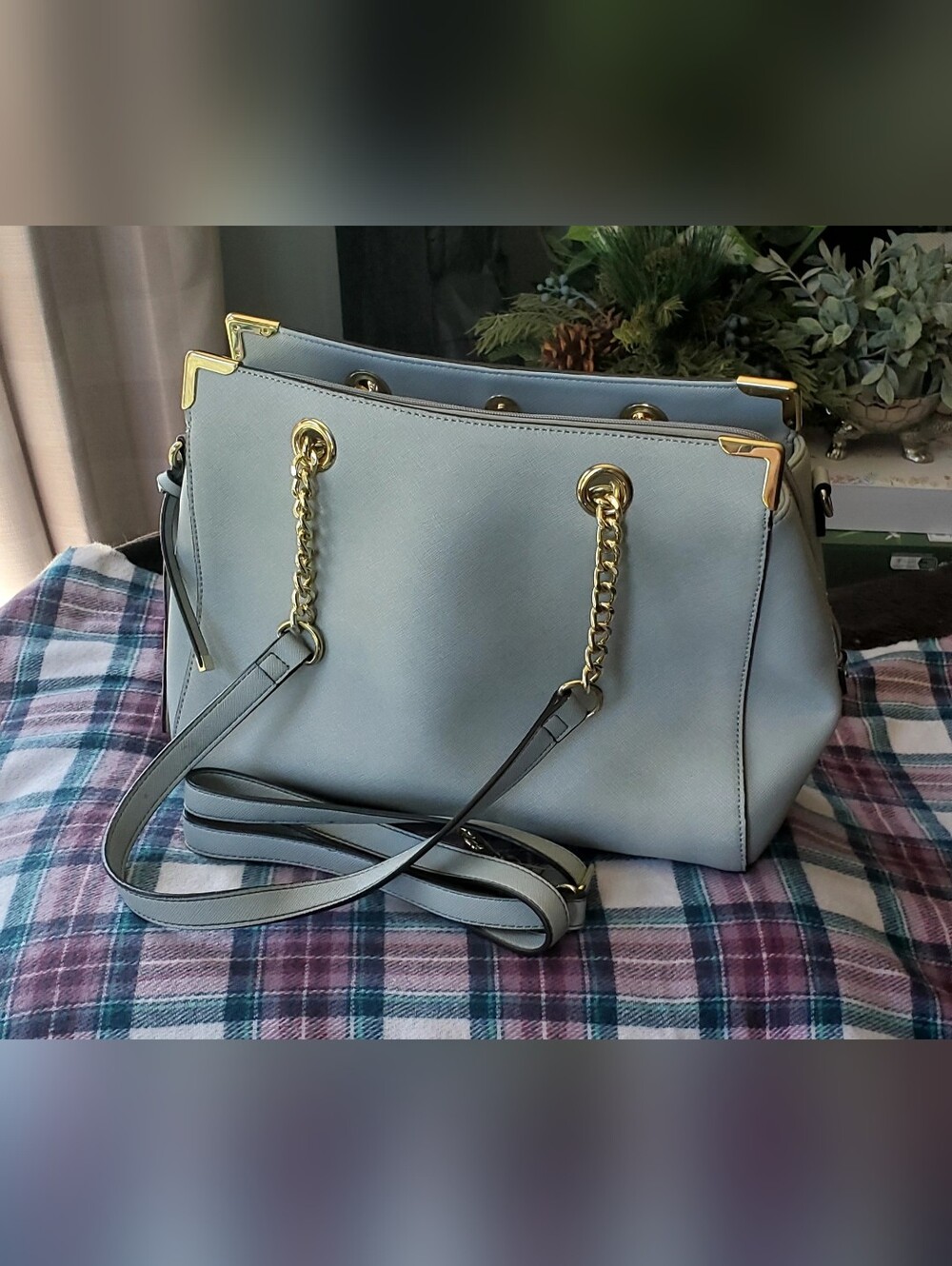 Wilsons Leather Light Grey Shoulder Bag with Gold Chain Accents